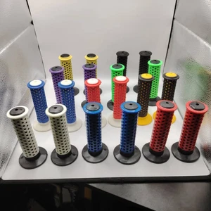 Manubrio bici BMX vecchia scuola a pois stile F1 Grips Oakley SE GT Redline - Foto 1 di 13