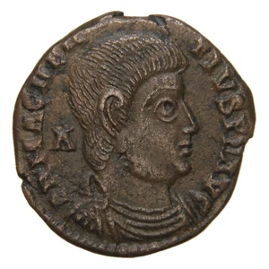 ROMAN EMPIRE - 350-353 AE3 - Magnentius - Two Victories Holding Wreath - Amiens - Picture 1 of 2