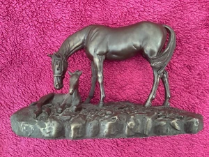 Heredities Mare & Foal bronze resin figure - Picture 1 of 2