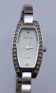 Ladies AVIA DIAMOND 801502 Quartz Stainless Steel Bracelet Watch/New Battery VGC - Picture 1 of 5