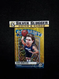 2024-25 Dirk Nowitzki Panini Donruss Optic SLAMMY! Custodia Slammy Gold /10 Hit SP - Foto 1 di 2