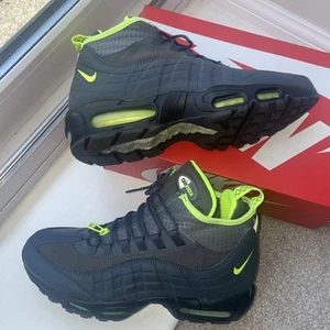 Sneakerboot Nike Air Max 95 antracite volt uk 9 us 10 - Foto 1 di 11