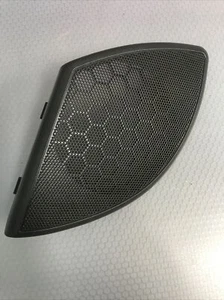 GRIGLIA COPERCHIO ALTOPARLANTI FIAT PUNTO 735267397 - Foto 1 di 3