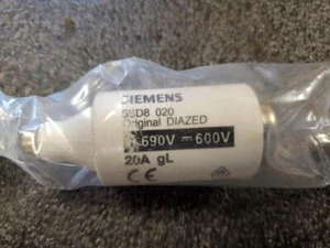 4 eslabones fusibles diaesados Siemens 5SD8-020 690V / 20A nuevos - Imagen 1 de 2