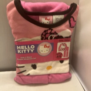 Hello Kitty Flannel Sleepwear Set Girls Pajamas Sz 4/5 - Picture 1 of 11