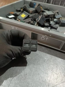 INTERRUPTOR ELEVALUNAS ELÉCTRICO VW CORRADO G60 16V VR6 PASSAT 535959855D - Imagen 1 de 6