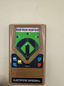 Juego electrónico portátil clásico de béisbol Mattel vintage 2001 - probado y funcionando - Imagen 1 de 6