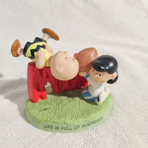 Charlie Brown and Lucy "Fall Ball" figurine Peanuts Gallery Hallmark - Picture 1 of 4