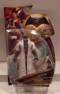 NEW SEALED Mattel D C Batman vs Superman 6" Action Figure ARCTIC ZONE BATMAN - Picture 1 of 3