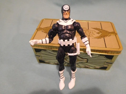 Bullseye: Marvel Legends:  Man Thing Wave:6” Cover