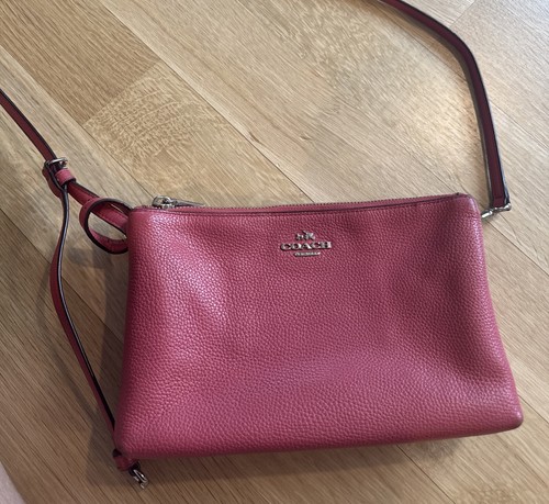 Borsa pochette Coach Lyla doppia zip pelle ciottoli fragola garofano rosa difetto