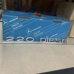 Mercedes Benz 220 DIESEL Rear Trunk Lid Badge Emblem Ornament - Bild 1 von 2