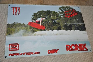Ronix One Danny Harf ROTES BANNER 48"" * 32"" 2 kostenlose Ronix Wakeboard Aufkleber Aufkleber - Bild 1 von 1