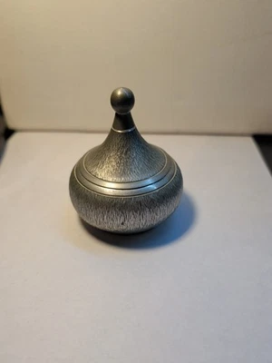 Decorative Rustic Gnadental Zinn. 2 3/4 ". - Image 1 of 3