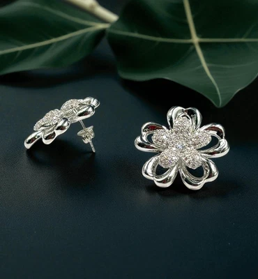 Orecchini in Ottone da donna Fiore con Zirconi Anallergici Nickel Free - Immagine 1 di 4