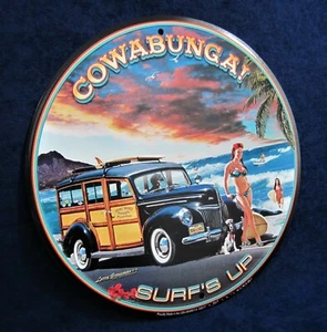COWABUNGA! SURF'S UP *US MADE* - Rundes Blechschild - Man Cave Garage Bar Pub Dekor - Bild 1 von 10