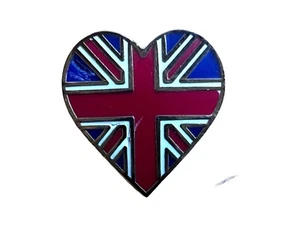 UNION JACK HEART Metal Pin Badge T1126 Britain Patriotic UK - Picture 1 of 2