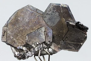 +++ GALENA (TWINNED)  SWEETWATER MINE, REYNOLDS COUNTY, MISSOURI +++ - Picture 1 of 9