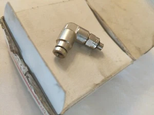 Norgren 124470210 pneufit 10-32 UNF elbow 5/32 5 pack - Picture 1 of 1