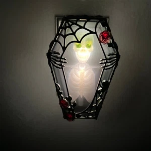 New BATH & BODY WORKS Halloween Spooky Coffin Wallflowers Fragrance Plug - Picture 1 of 3