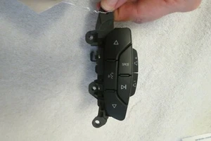 GMC Acadia Enclave 2007 2008 volante radio/interruptor de audio 15847246 #3282W - Imagen 1 de 6