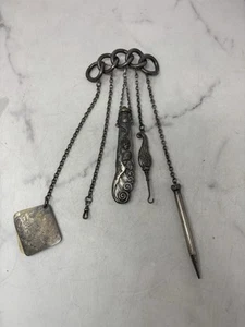 Antike Ozean Motiv Silber Brosche Chatelaine, 4 Werkzeuge sehr verziert - Bild 1 von 24