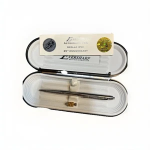 Set penna e spilla astronauta vintage EverSharp 25° anniversario Apollo 17 custodia regalo spazio - Foto 1 di 13