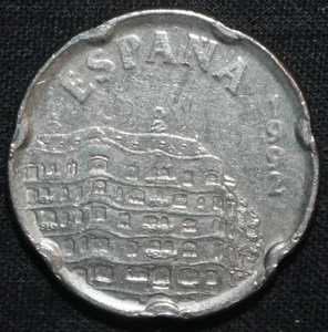 Spanish 50 Pesetas Coin 1992 M KM# 906 Spain Casa Mila Fifty - Picture 1 of 2