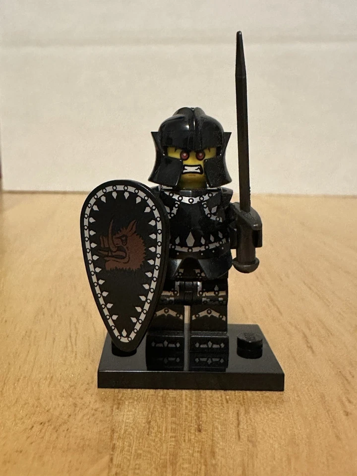 LEGO Minifigura Serie 7: Caballero Malvado (8831-14) Foto 1 de 1