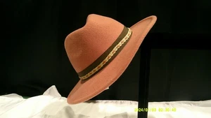 Art Class Dev Sample Felt Light Berry Hat - Picture 1 of 3