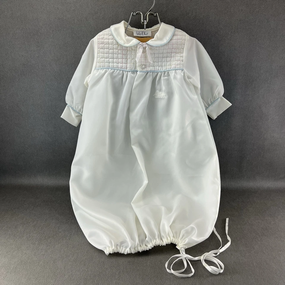 Vestido de bautizo infantil vintage Baby Dior blanco satinado hecho en EE. UU. Foto 1 de 4