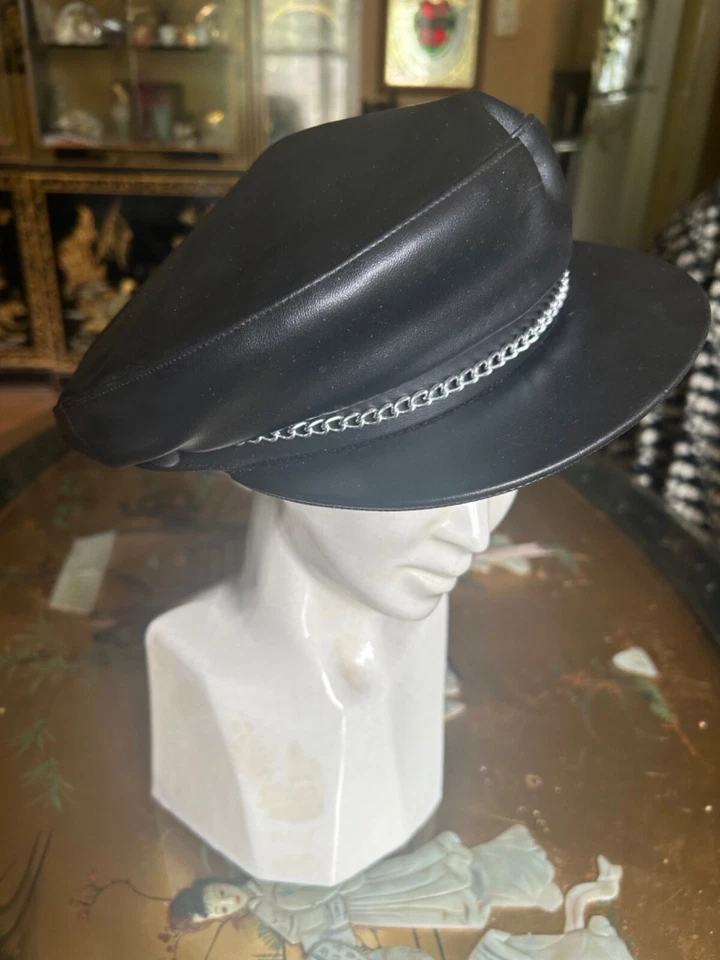 DE COLECCIÓN AÑOS 80 PUNK BIKER GRUNGE GORRA SOMBRERO IMITACIÓN CUERO METAL PLATA CADENA Foto 1 de 4