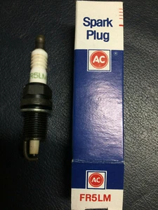 (8) NOS - AC Delco FR5LM Spark Plugs 5614228 Free Shipping - Foto 1 di 1