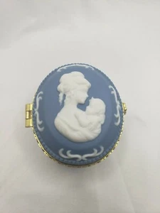 Vintage Mother/Child Cameo  & Jewelry Jasperware - Picture 1 of 9