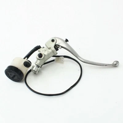 Главный цилиндр переднего тормоза 2004-2008 APRILIA RSV 1000R - AP8133663 - Изображение 1 из 4