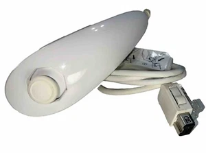 Official OEM White Nintendo nunchuck for Nintendo Wii or Wii U Excellent Clean - Picture 1 of 5