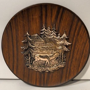 Wild Life 3D Effect Faux Plate 8.25" Plastic Wood Patterned Cabin Hunting  - Picture 1 of 17