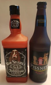 Paar dumme Quietscher Schnapsflaschen - Hundespielzeug - 100 % Vinyl langlebig & stark - Bild 1 von 3