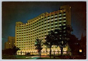 Saskatchewan Power Building, Night View, Regina Saskatchewan, Chrome Postcard #2 - Picture 1 of 2