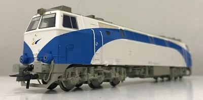 ROCO #62721 RENFE D333 Diesel Locomotive with DCC Sounds (HO scale 1/87 16.5mm) - Image 1 of 4