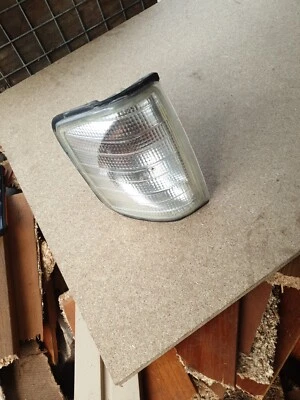 Mercedes Benz 190 W201 1982-93 sedán #131704 indicador delantero derecho coche 1991 - Imagen 1 de 3