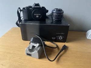 Olympus OM-D E-M10 Mark I Mirrorless with 14-42mm Lens Boxed VGC - Picture 1 of 14