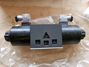 Hydracom Directional Valve- DFA-03-3c4-96 - Picture 1 of 3