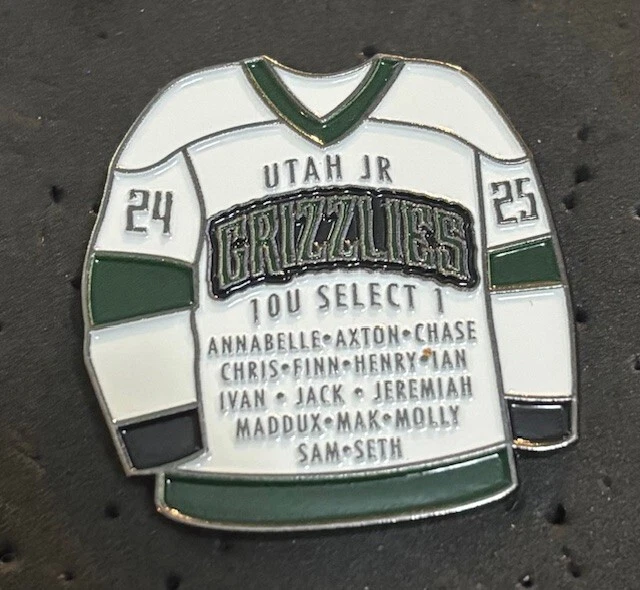 2025 FARGO SQUIRT/QUEBEC PEEWEE UTAH JR GRIZZLIES JERSEY HOCKEY PIN - Image 1 of 1