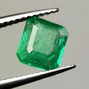 0.92 CT - Natural Zambian Emerald Good Luster Green Square Octagon Shape - 5285 - Picture 1 of 2