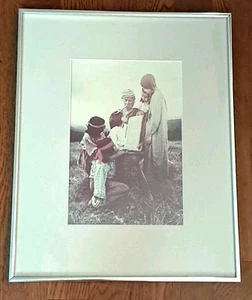 1980 Druck Eastern Band of Cherokee Indians signiert Rückseite John A Crowe & 9 andere - Bild 1 von 23