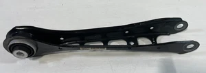 20-25 CADILLAC CT5 BRAZO DE CONTROL DE ARRASTRE SUPERIOR TRASERO IZQUIERDO O DERECHO # 104929 - Imagen 1 de 8