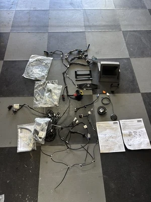 NEW GENUINE 18-24 POLARIS RANGER XP 1000 7" RIDE COMMAND MOUNTING / INSTALL KIT - Image 1 of 4