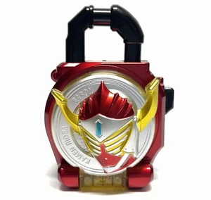 Bandai Kamen Rider Gaim DX Lock Seed Kiva probado - Imagen 1 de 6