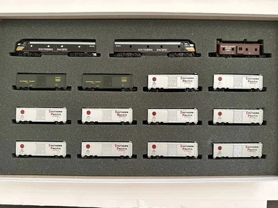 ConCor N Southern Pacific Overnight Express Powered E-8, Dummy, Caboose, 12 Cars - Image 1 of 4